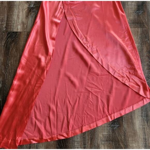 Retrofete Sabrina Dress Coral Size Medium Halter Open Back NWT Maxi Sleeveless - Picture 7 of 14